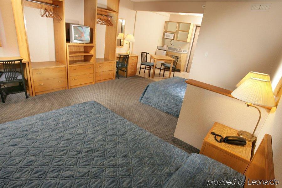 Residence & Conference Centre - Kitchener-Waterloo Екстер'єр фото