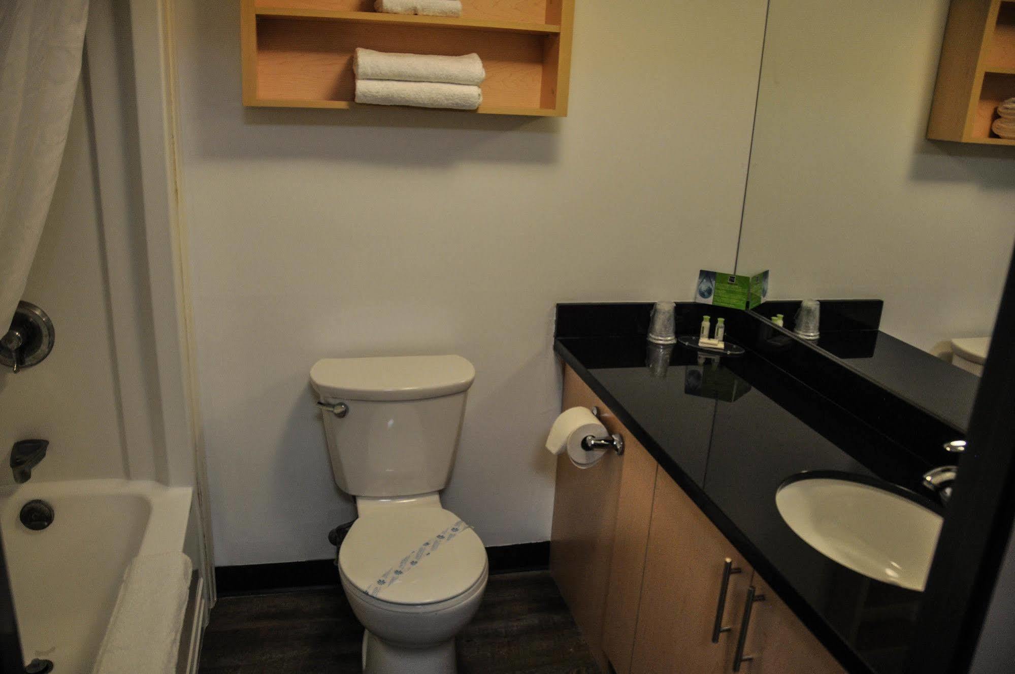 Residence & Conference Centre - Kitchener-Waterloo Екстер'єр фото