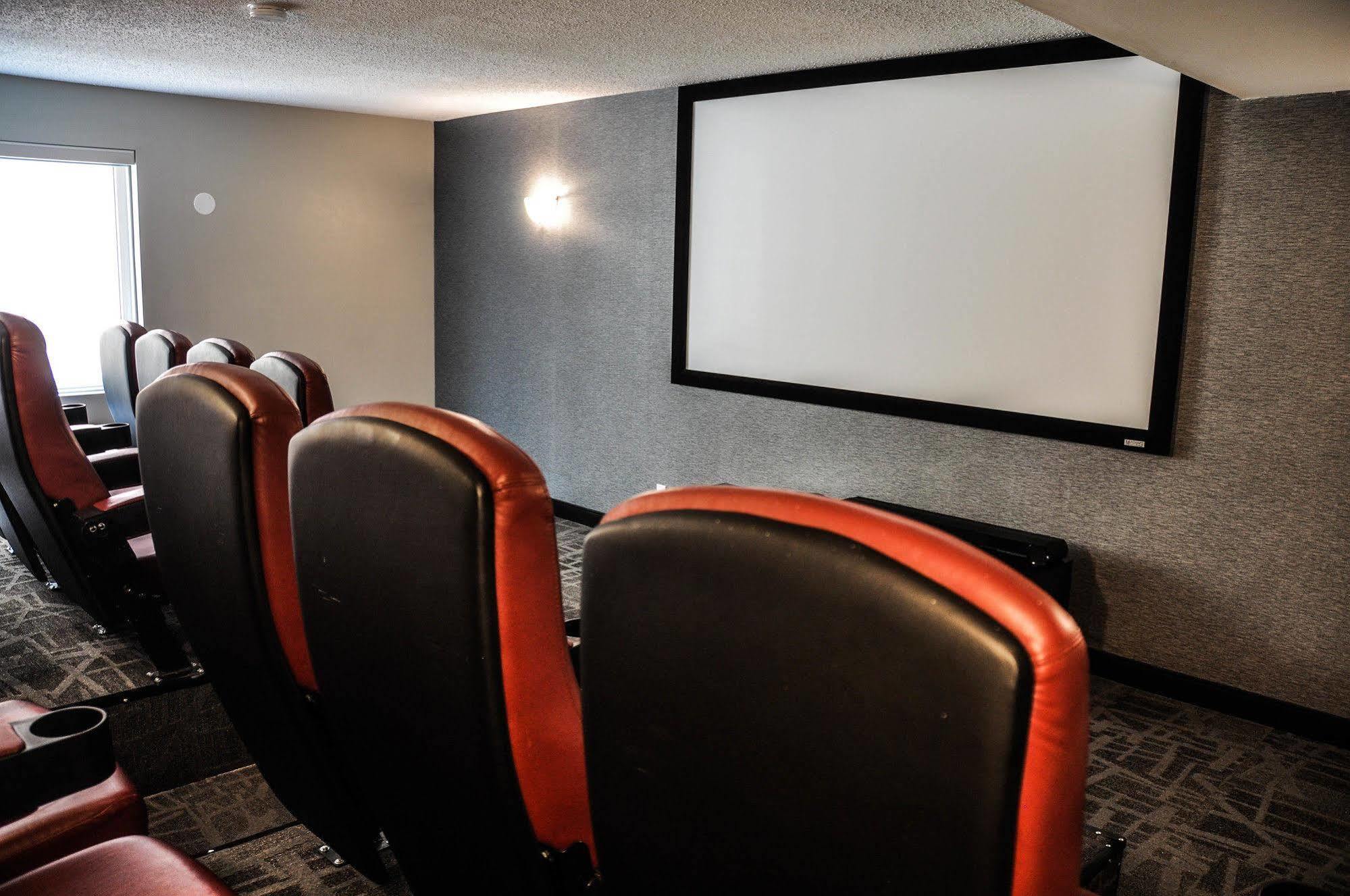 Residence & Conference Centre - Kitchener-Waterloo Екстер'єр фото
